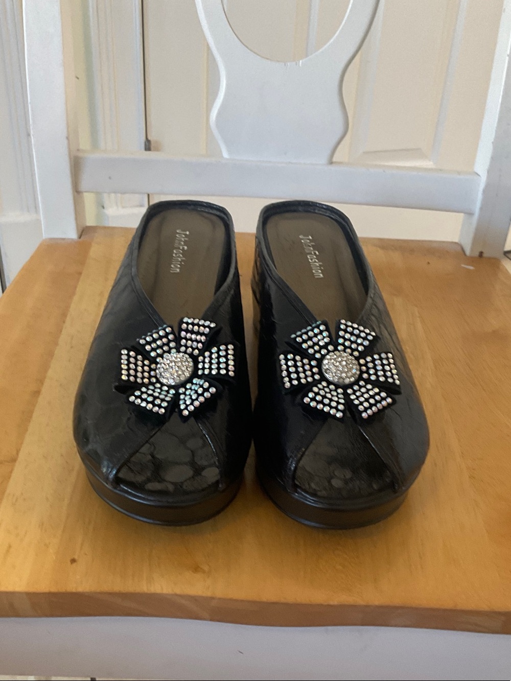 John Fashion Shoes - Picture 2 of 7